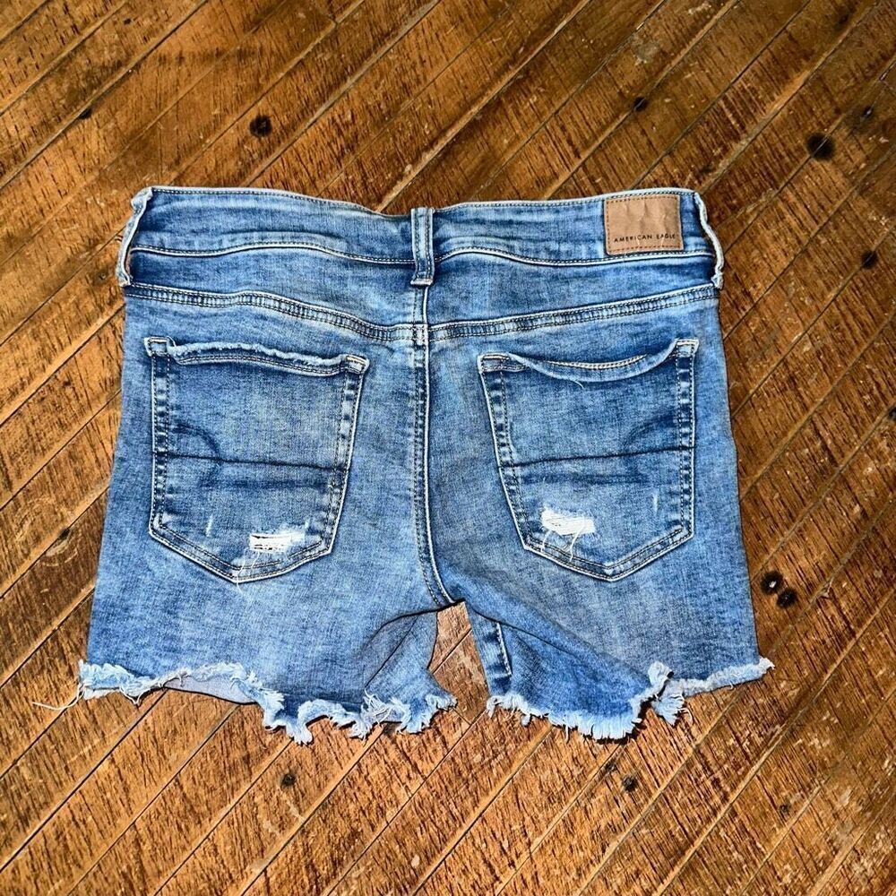 American Eagle distressed denim midi destroyed shorts - Picture 3 of 3